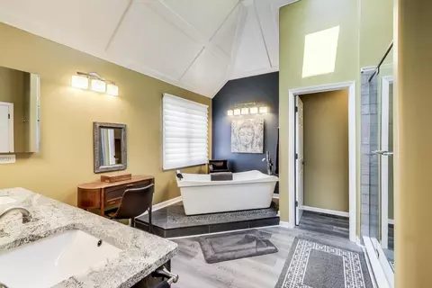 Bath - 27117 Ashgate Xing, Plainfield, IL 60585 photo 3 of 8
