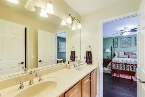 Bath - 27117 Ashgate Xing, Plainfield, IL 60585 photo 6 of 8