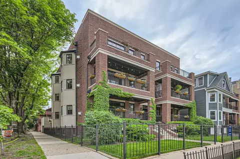 2700 N Wayne Ave #2N, Chicago, IL 60614