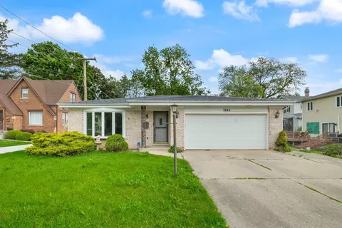 1094 E Algonquin Rd, Des Plaines, IL 60016