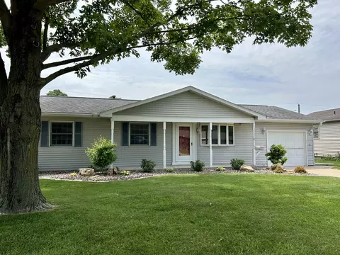 1220 Sunset Dr, Peru, IL 61354