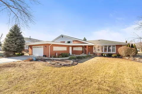 10500 Lockwood Ave, Oak Lawn, IL 60453