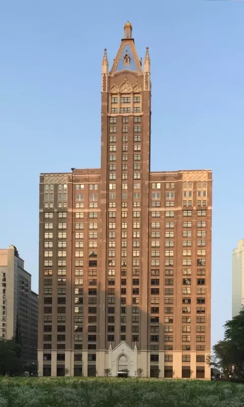 680 N Lake Shore Dr #220, Chicago, IL 60611