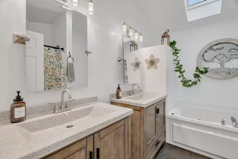 Bath - 35924 S Gray Rd, Custer Park, IL 60481 photo 2 of 2