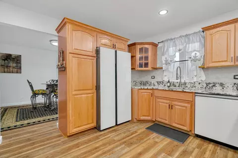 Kitchen - 35924 S Gray Rd, Custer Park, IL 60481 photo 3 of 5