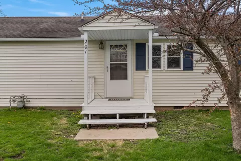 201 S 1st St, Tolono, IL 61880
