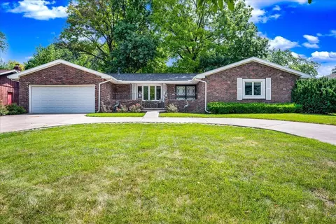 1204 N Linden St, Normal, IL 61761