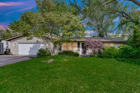 1006 Monroe St, Wauconda, IL 60084