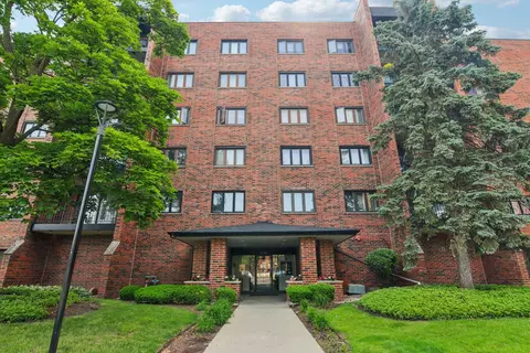 9346 Landings Ln #506, Des Plaines, IL 60016