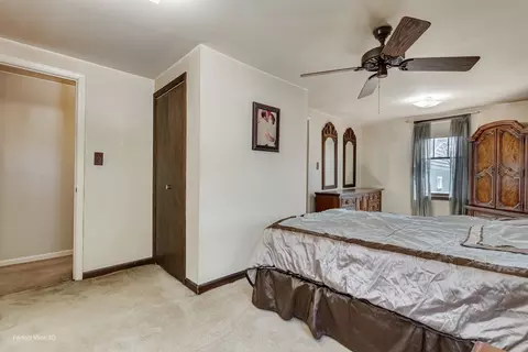 Bedroom - 371 Elm St, Elgin, IL 60123 photo 2 of 3