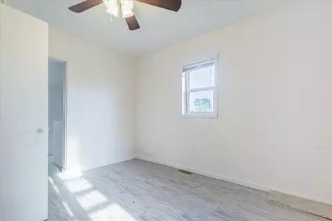 Bedroom - 800 E Webster St, Clinton, IL 61727 photo 5 of 6