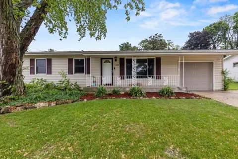 3107 Sunnyside Dr, Rockford, IL 61114