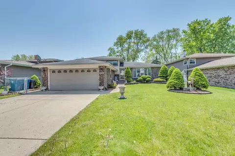 1825 W Sherry Ln, Addison, IL 60101
