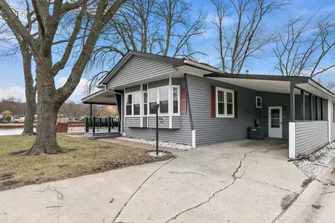 221 Big Peninsula, Elgin, IL 60123