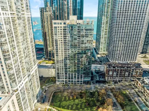 201 N Westshore Dr #1901, Chicago, IL 60601