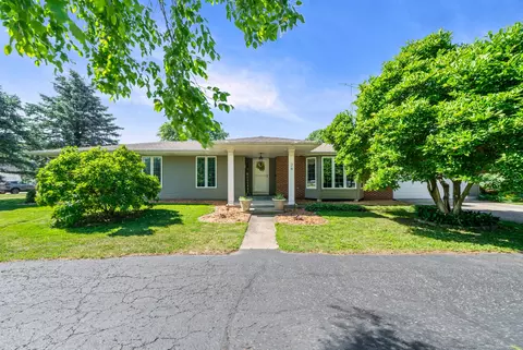 28 Lions Rd, Sandwich, IL 60548