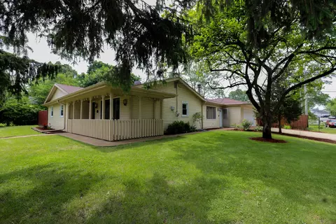 19421 W Hoag Ct, Mundelein, IL 60060