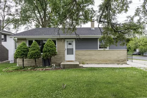2631 W Greenwood Ave, Waukegan, IL 60087