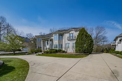 8 S320 Hampton Cir, Naperville, IL 60540 photo 1
