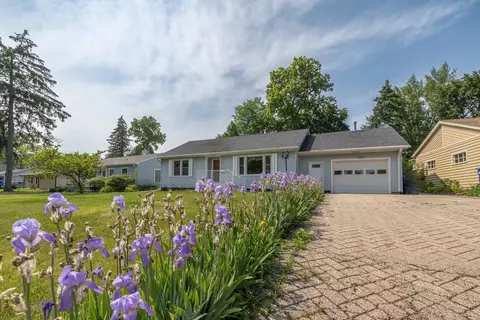 132 Tilton Park Ave, Dekalb, IL 60115
