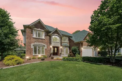 1607 Vincent Ct, Naperville, IL 60564