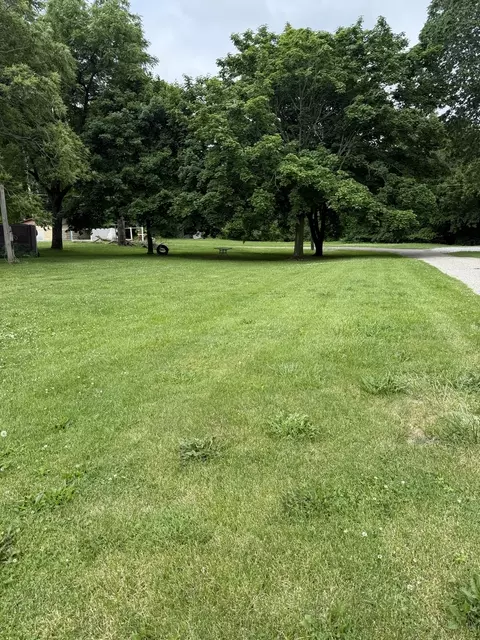 611 S Spruce St, Villa Grove, IL 61956