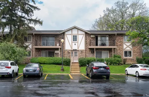 9 S220 Lake Dr #16-201, Willowbrook, IL 60527