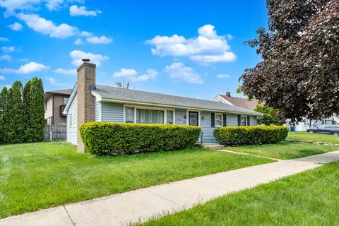 1903 Marshall Pkwy, Waukegan, IL 60085