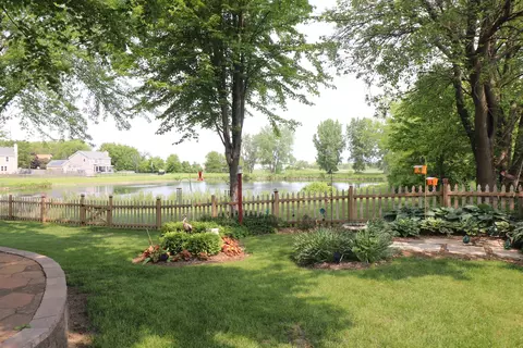 2886 E 6th St, Belvidere, IL 61008 photo 6