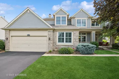 1755 Nashville Ln, Crystal Lake, IL 60014
