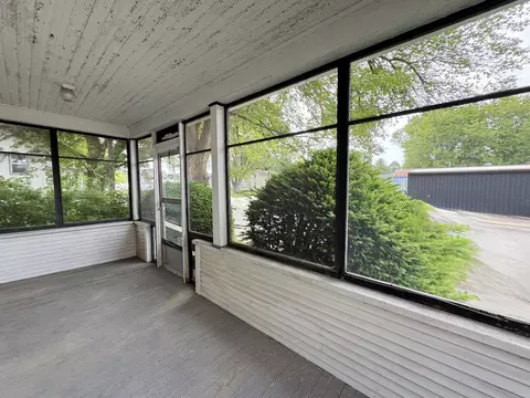 Exterior - 1306 E 4th St, Sterling, IL 61081 photo 5 of 5