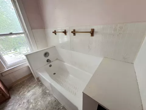 Bath - 1306 E 4th St, Sterling, IL 61081 photo 1 of 2