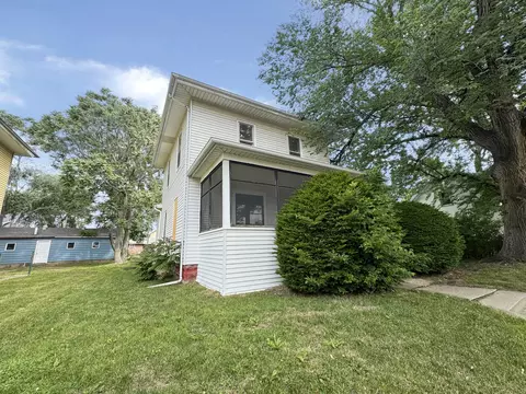Exterior - 1306 E 4th St, Sterling, IL 61081 photo 2 of 5