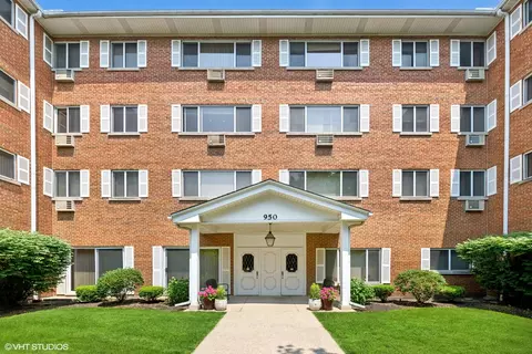 950 Washington Blvd #308, Oak Park, IL 60302