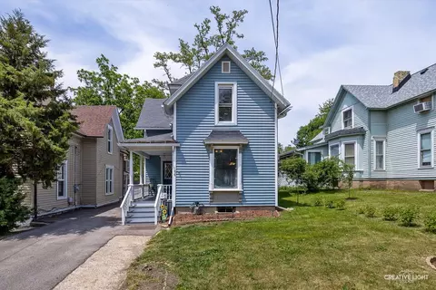 106 S Liberty St, Elgin, IL 60120