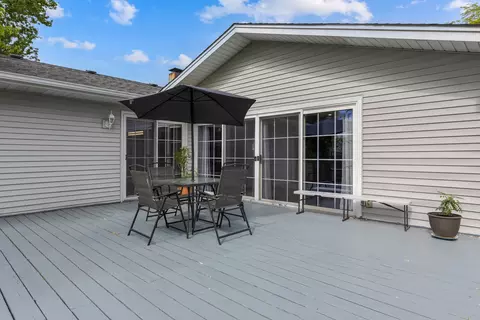 Exterior - 1850 Pierce Rd, Hoffman Estates, IL 60169 photo 5 of 7