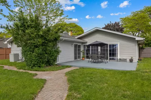 Exterior - 1850 Pierce Rd, Hoffman Estates, IL 60169 photo 3 of 7