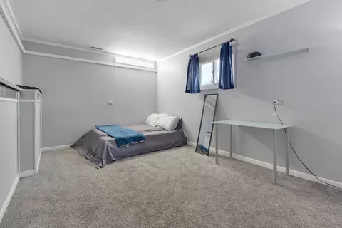 Bedroom - 1850 Pierce Rd, Hoffman Estates, IL 60169 photo 4 of 4