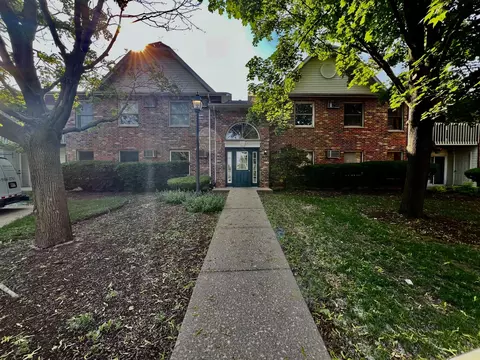 4400 W Shamrock Ln #1B, Mchenry, IL 60050