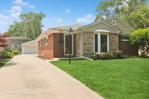530 S Mitchell Ave, Arlington Heights, IL 60005