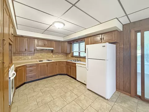 Kitchen - 111 E Roosevelt St, Freeport, IL 61032 photo 1 of 4