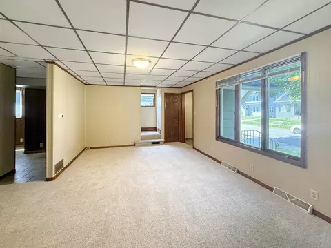 Living - 111 E Roosevelt St, Freeport, IL 61032 photo 2 of 3