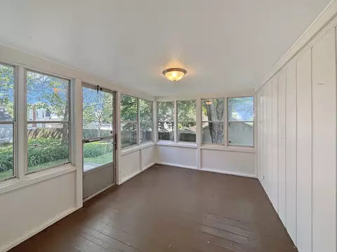 Exterior - 111 E Roosevelt St, Freeport, IL 61032 photo 3 of 5