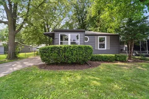 Exterior - 311 E Stewart St, Bloomington, IL 61701 photo 4 of 5
