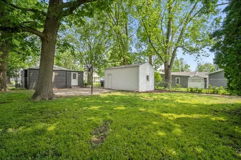 Exterior - 311 E Stewart St, Bloomington, IL 61701 photo 3 of 5