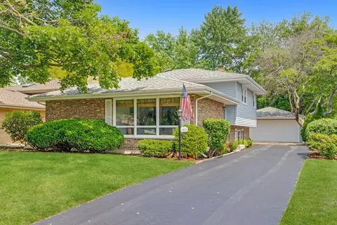 1103 S Belmont Ave, Arlington Heights, IL 60005