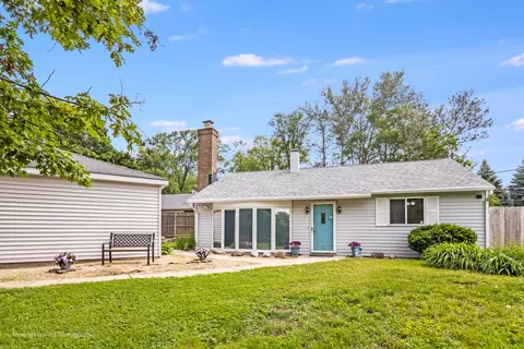 1 N559 Newton Ave, Glen Ellyn, IL 60137