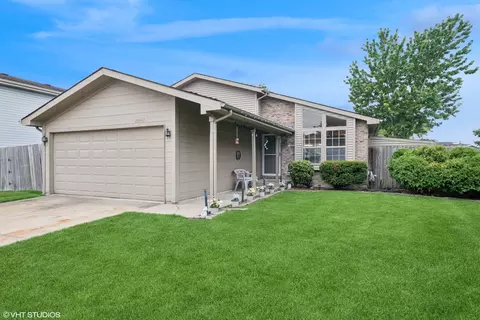 20952 S Aviemore Ln, Frankfort, IL 60423