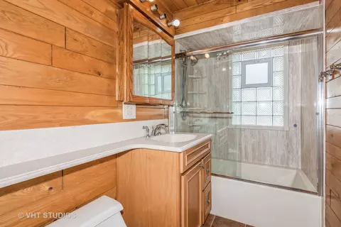 945 S Wolf Rd, Des Plaines, IL 60016 photo 12