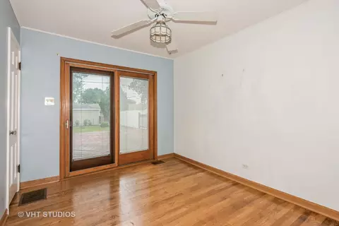 945 S Wolf Rd, Des Plaines, IL 60016 photo 10